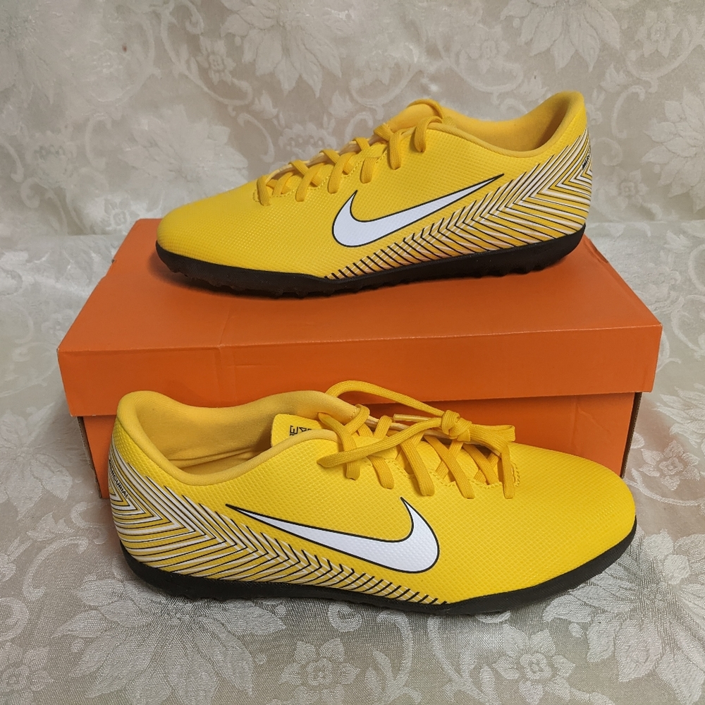 Nike Vapor 12 Club NJR TF 9.5M 11W Yellow and White